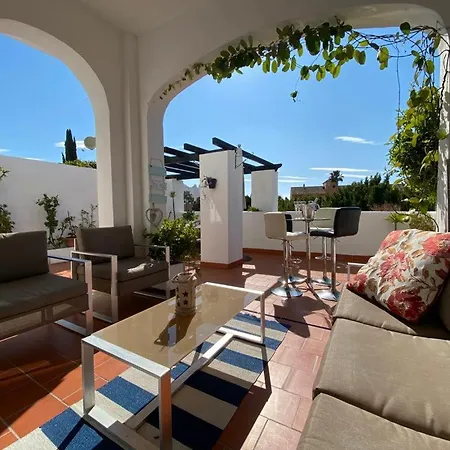 Beautiful Town House בית נופש אסטפונה